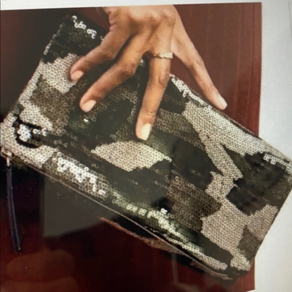 Stella & Dot Camo Sequin Folding Clutch Purse NWOT